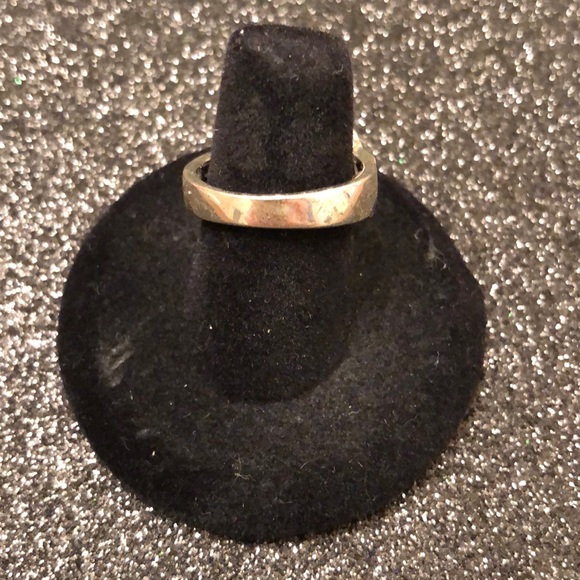 Silver ring - Picture 3 of 3